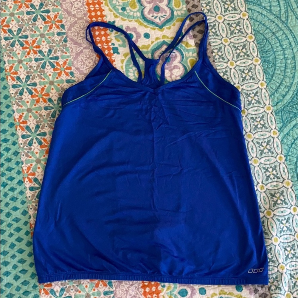 Lorna Jane Workout Tank pocket in Back - Picture 2 of 7